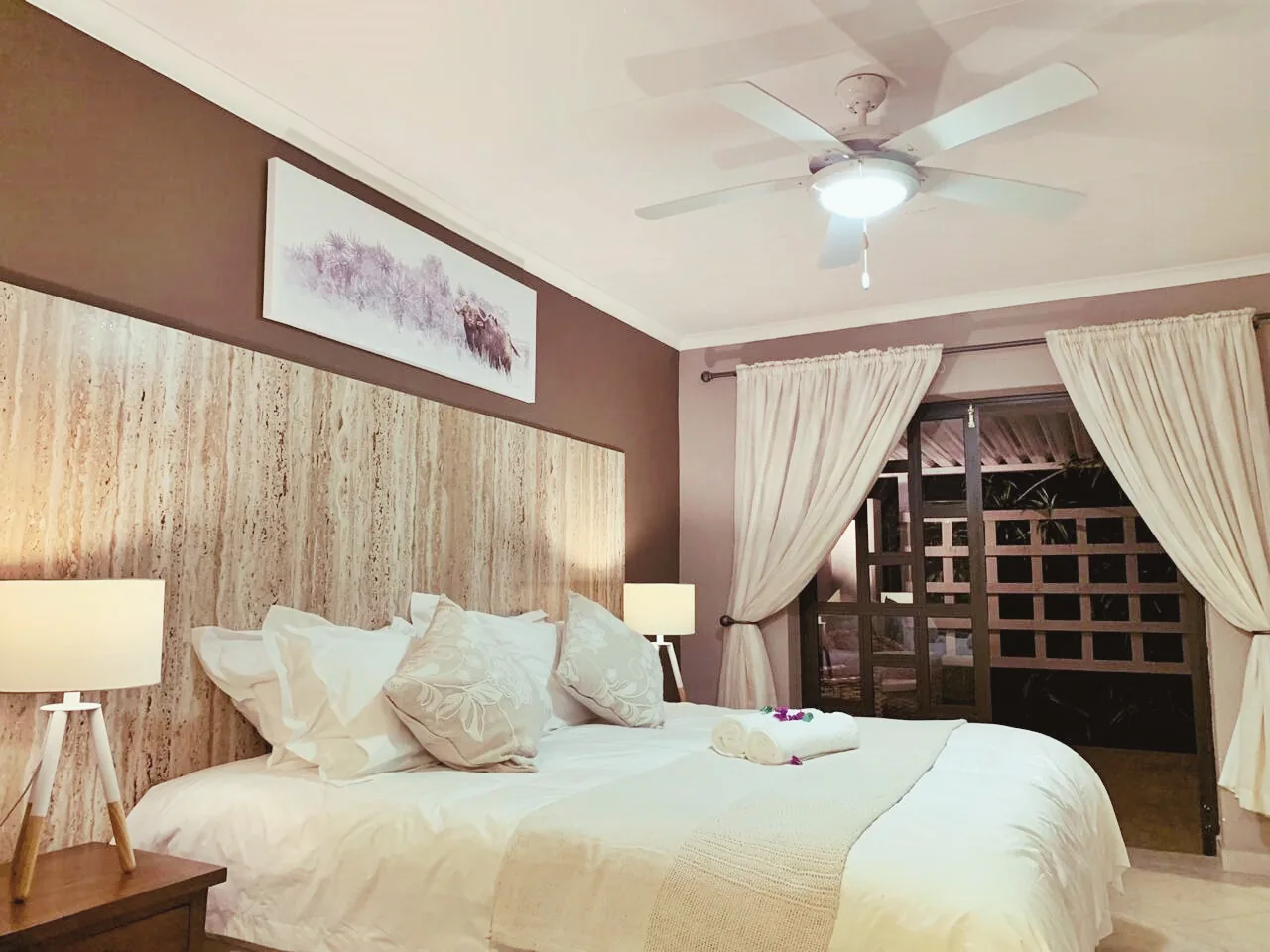 Room 1 — Luxury Room at The Wilds Guest House Hluhluwe