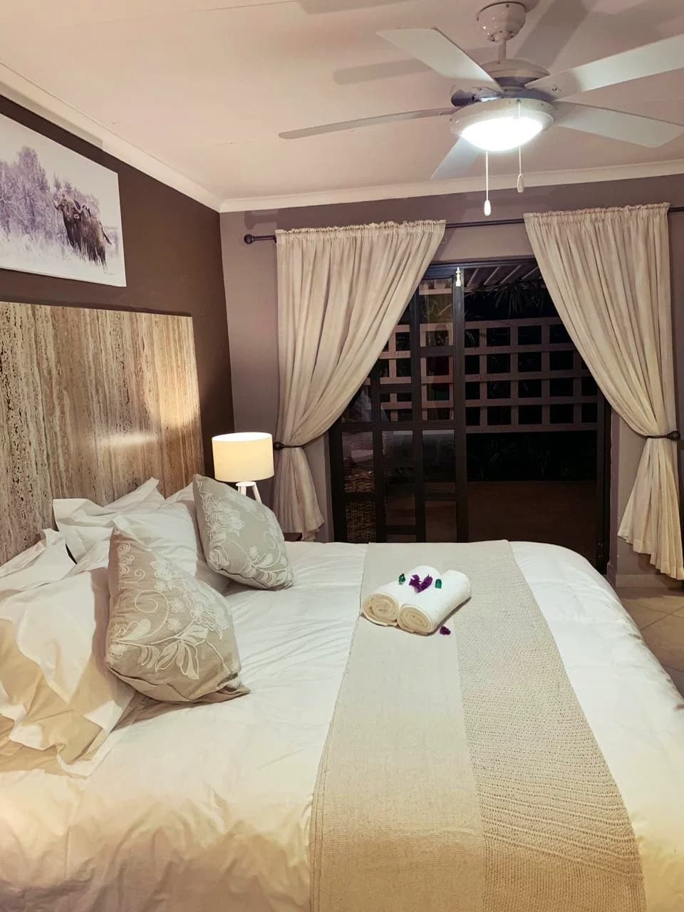 Room 4 — Luxury Room at The Wilds Guest House Hluhluwe