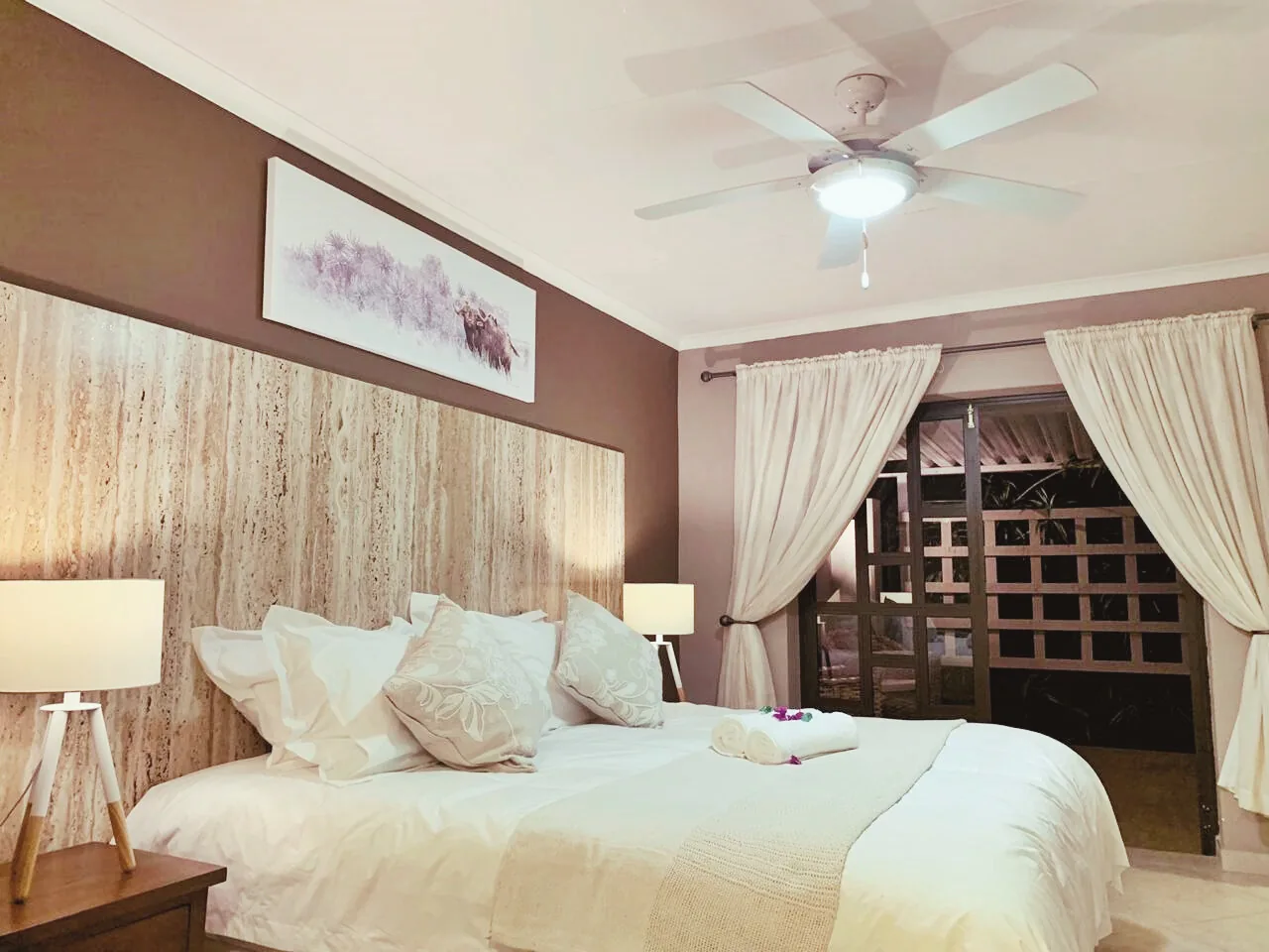 Room 5 — Luxury Room at The Wilds Guest House Hluhluwe